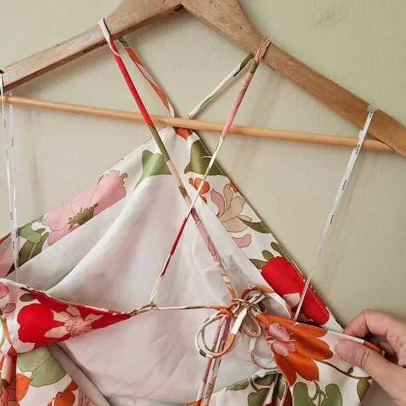 Elliatt Women's Khloe Maxi Dress, Size XL Halter Floral 70s Tie Back - Picture 5 of 7